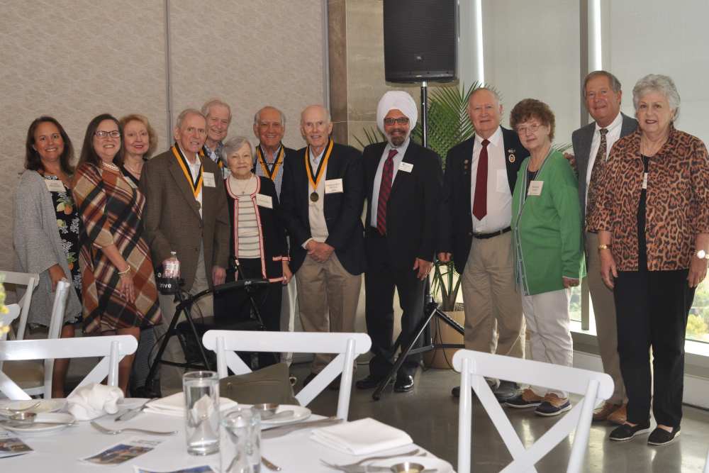 College of Dental Medicine Graduates from 1971 and 1972  