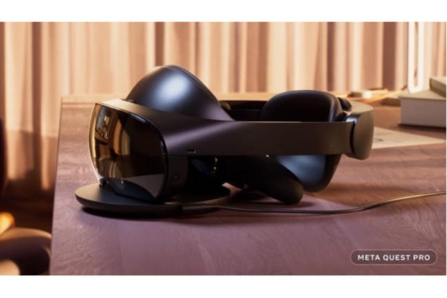 Virtual reality goggles